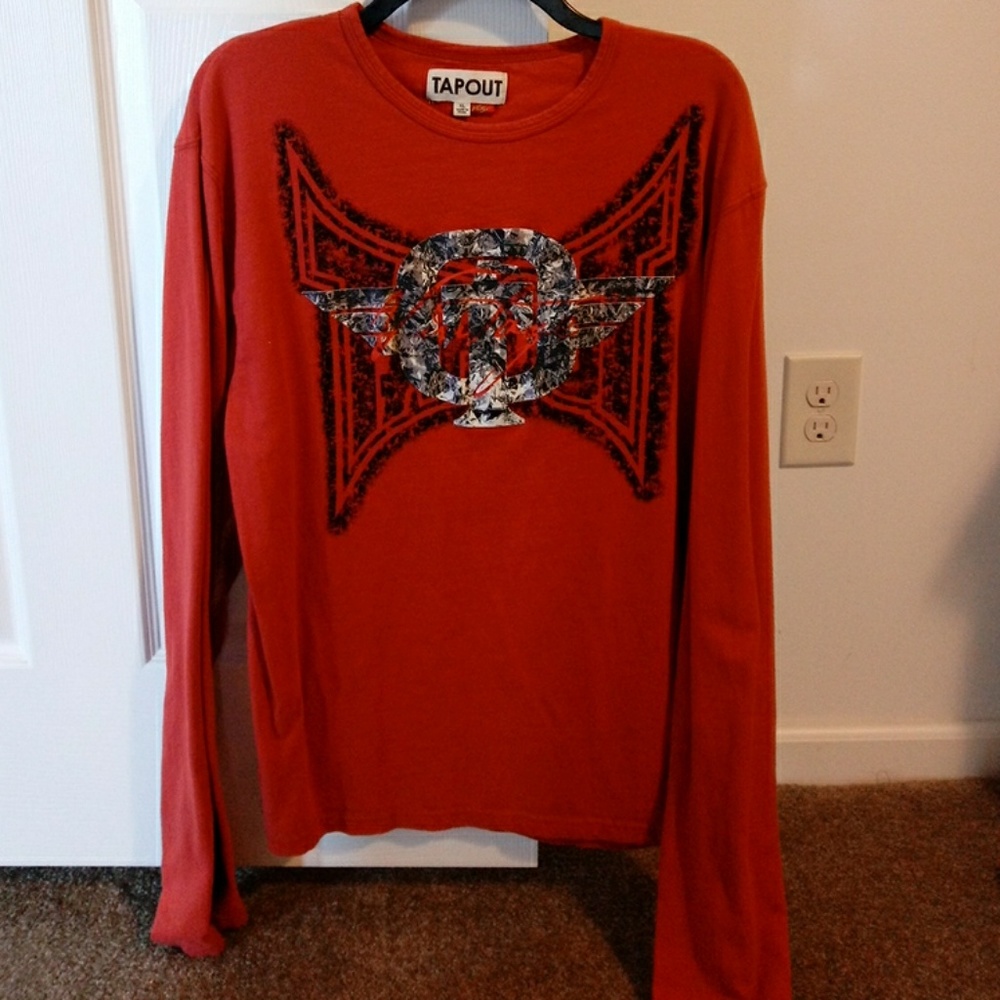Men's Tap out Brand XL...Long sleeve shirt.